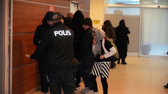 �ki ilde d�zensiz g��menler yakaland�