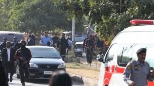 �slamabad'da camide patlama! Cuma namaz� s�ras�nda b�y�k panik