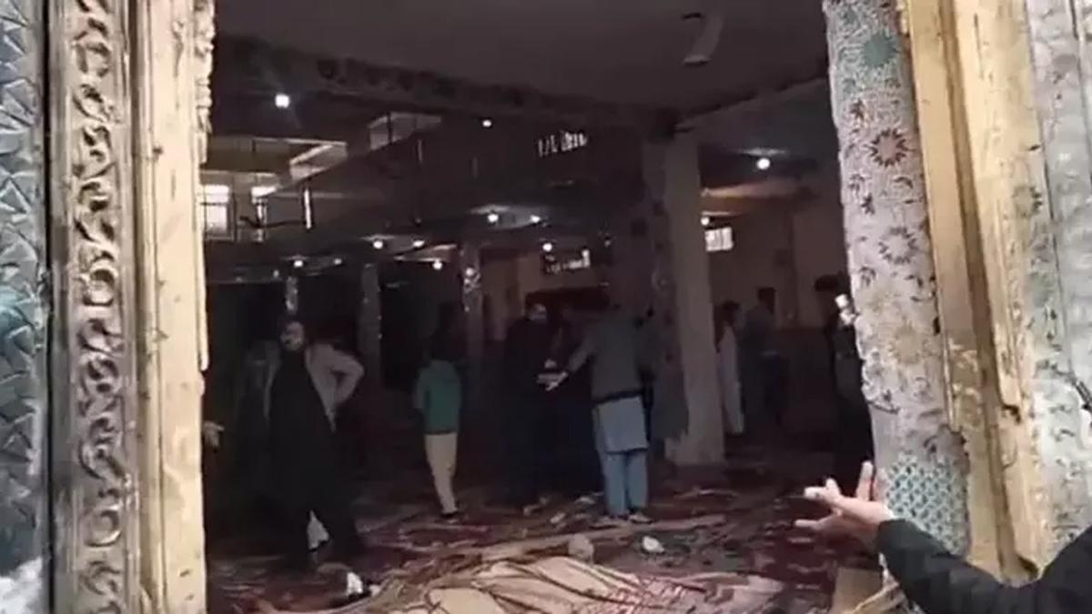 Pakistan'da cuma namaz� s�ras�nda camide patlama