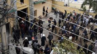 İslamabad'da camiye terör saldırısı: BAE ve Ürdün'den sert tepki