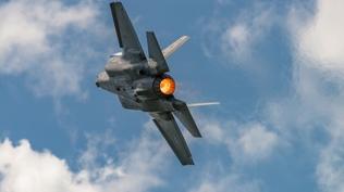 �lk F-35 sava� u�aklar� hava �ss�ne geliyor