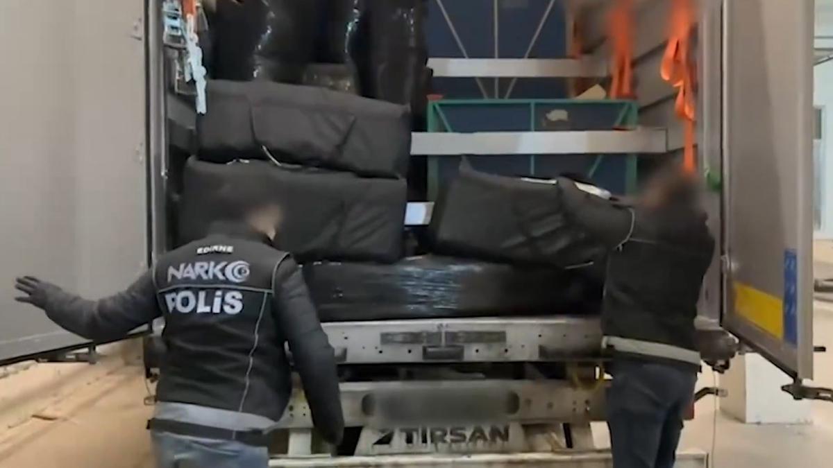 Edirne'de 240 kg skunk ele ge�irildi