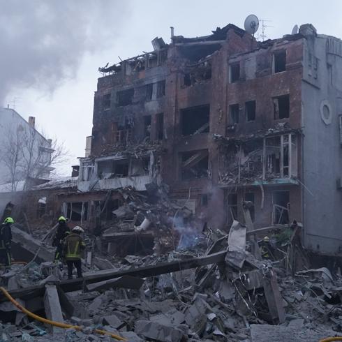 F�ze ve �HA'lar pe� pe�e f�rlat�ld�: Rusya'dan Ukrayna'ya yo�un sald�r�