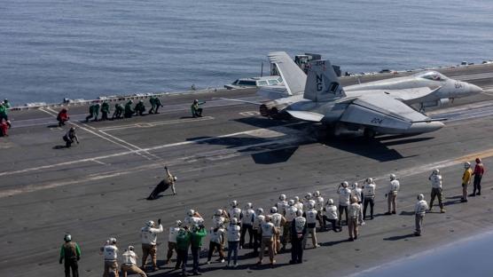 �ran m�zakereleri s�ras�nda ABD'den g�zda��: Trump'�n Temsilcileri Umman Denizi'ndeki gemiyi ziyaret etti