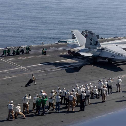 �ran m�zakereleri s�ras�nda ABD'den g�zda��: Trump'�n Temsilcileri Umman Denizi'ndeki gemiyi ziyaret etti