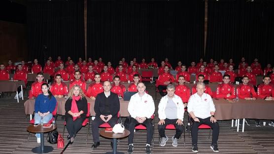 TFF ve Yeditepe �niversitesi i� birli�inde klasman hakem semineri yap�ld�