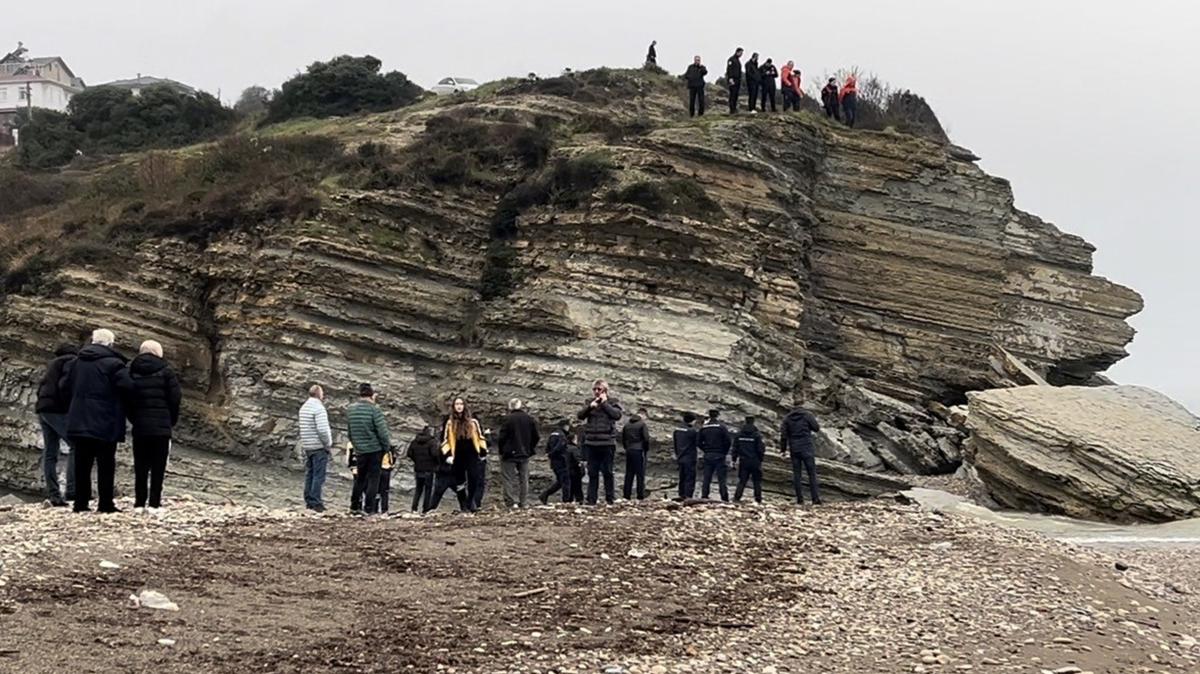 3 g�nd�r aran�yordu... Kay�p kad�n�n cesedine ula��ld�