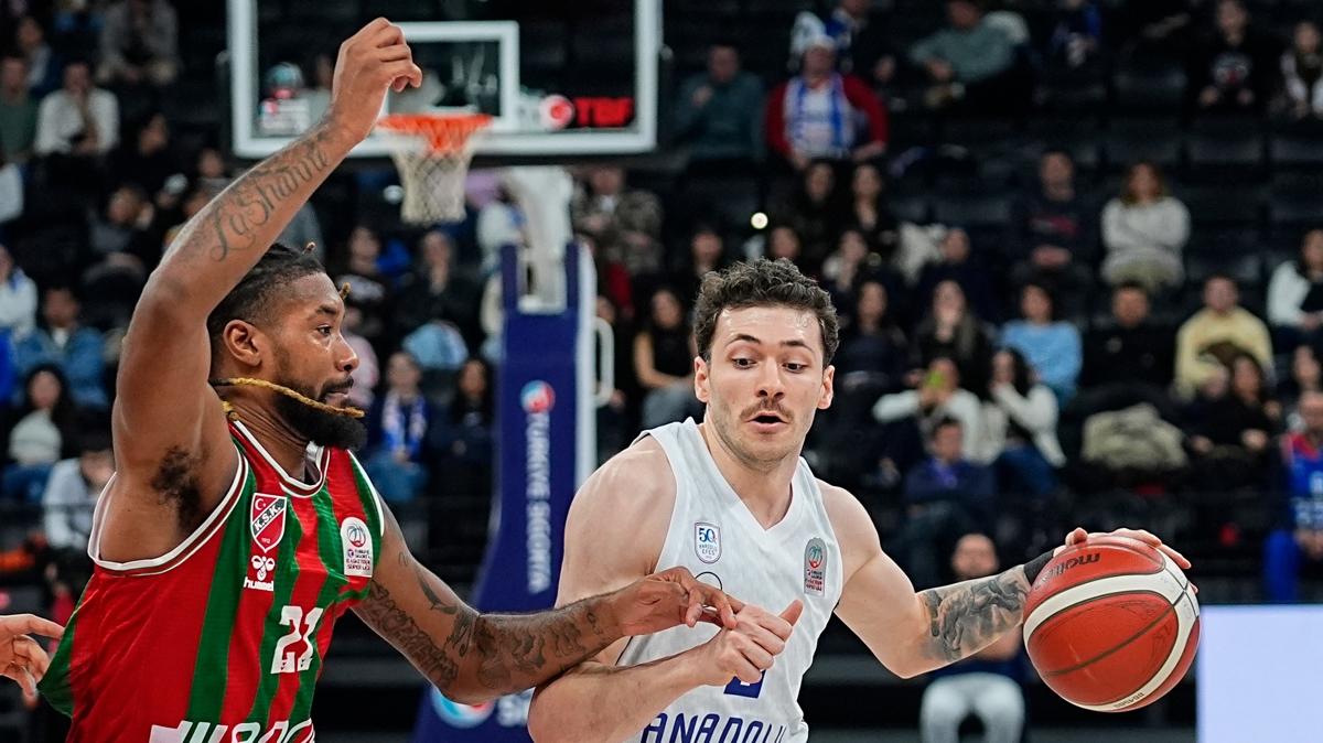 Anadolu Efes, Kar��ya engelini a�t�