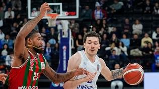 Anadolu Efes, Kar��ya engelini a�t�