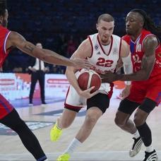 Bah�e�ehir Koleji evinde farkl� kazand�