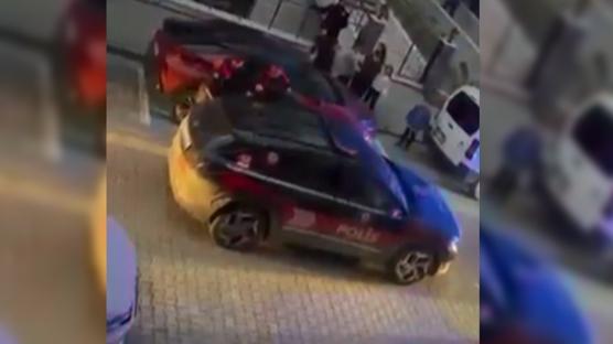 Beylikd�z�'nde film gibi kovalamaca: Polisten ka��p park hakindeki ara�lara �arpt�lar