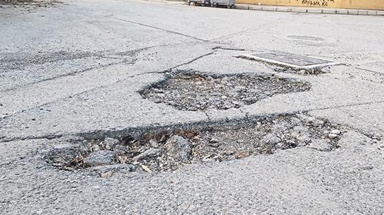 CHP'li belediye yapamad�, vatanda� yapt�