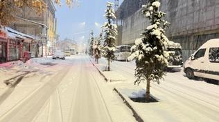 A�r�'da e�itime kar engeli... Okullar tatil edildi