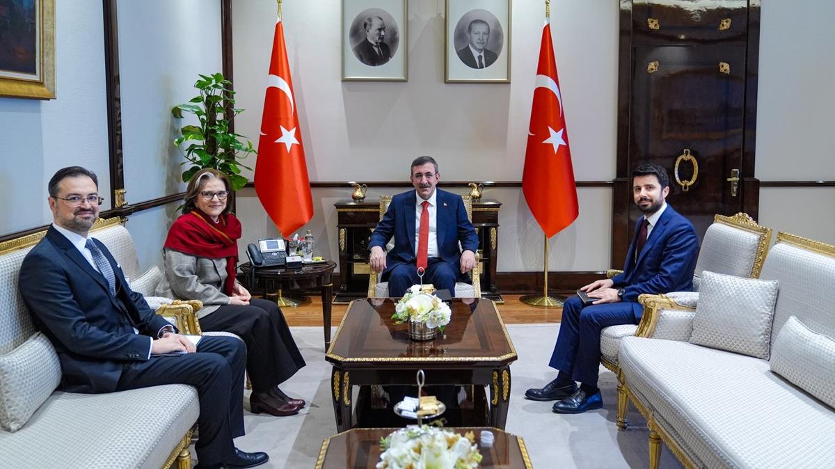 Cumhurba�kan� Yard�mc�s� Y�lmaz, Brezilya'n�n Ankara B�y�kel�isi Santos'u kabul etti