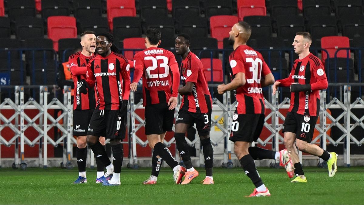 Gaziantep FK, Kas�mpa�a'y� 10 ki�iyle devirdi