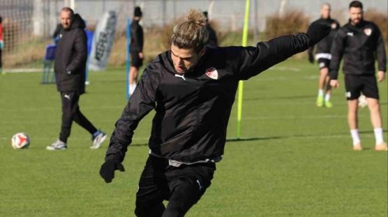 Elaz��spor'dan kadro d��� karar�