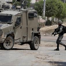 Suriye'de ��renci otob�s�n�n �n�n� kestiler