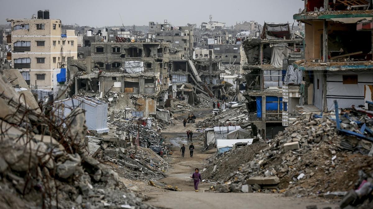 Soyk�r�mc� �srail ate�kesi hi�e sayd�: Gazze'de 4 �ehit