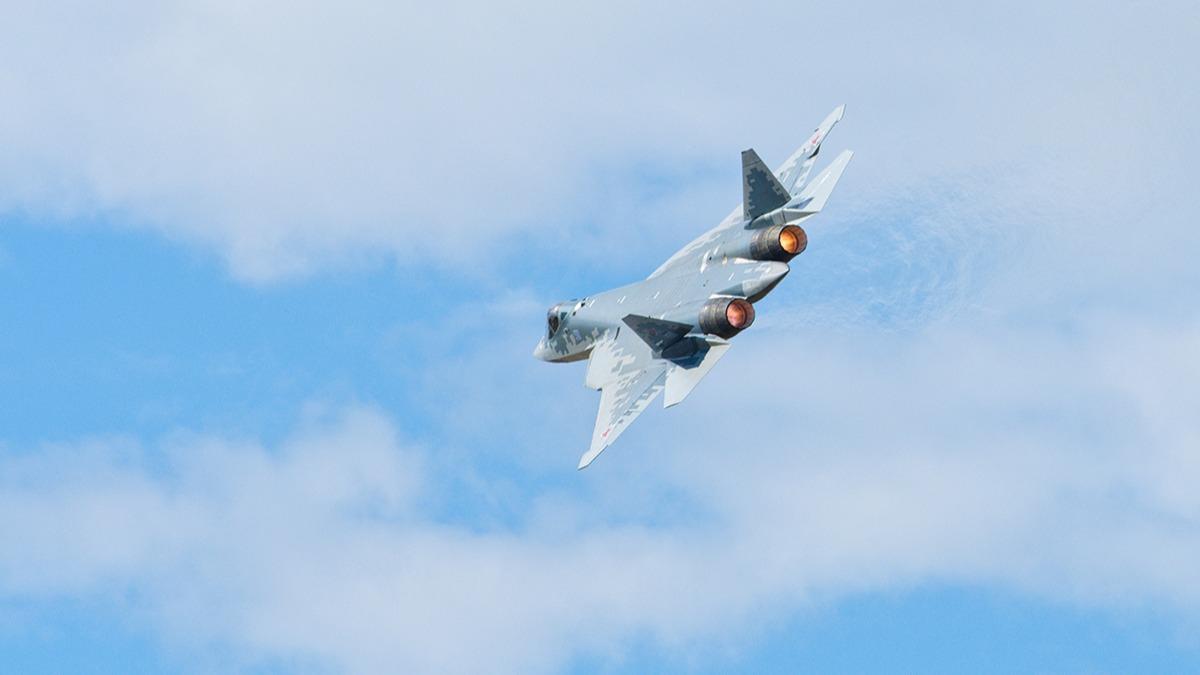 Bir parti Su-57 hava �ss�nde