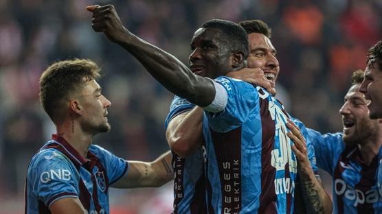 Trabzonsporlu golc�ler krall�k yar���nda zirveyi zorluyor