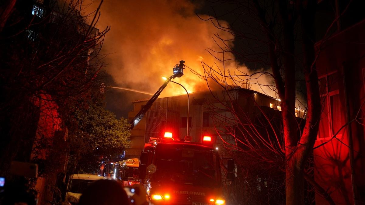 �sk�dar'da metruk binada ��kan yang�n s�nd�r�ld�