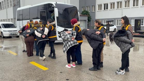 Sahte kimlik �ebekesi ��kertildi