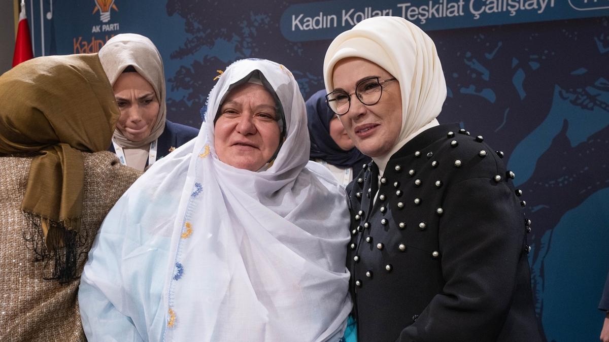 Emine Erdoğan'dan Kadın Kolları Çalıştayı'nda net mesaj: Kadının değeri kıyafetiyle ölçülemez