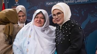Emine Erdo�an'dan Kad�n Kollar� �al��tay�'nda net mesaj: Kad�n�n de�eri k�yafetiyle �l��lemez