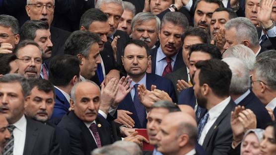 Yeni g�revine ili�kin ilk payla��m! Bakan G�rlek'ten T�rkiye Y�zy�l� vurgusu: �d�n vermeden devam edece�iz