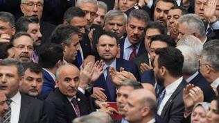 Yeni g�revine ili�kin ilk payla��m! Bakan G�rlek'ten T�rkiye Y�zy�l� vurgusu: �d�n vermeden devam edece�iz