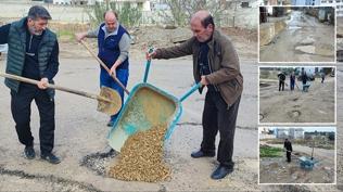 Vatanda� eline kazma k�rek ald�