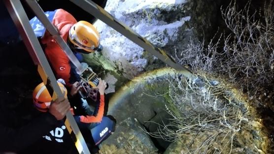 Define y�z�nden canlar�ndan oluyorlard�: Sarn��ta mahsur kald�lar