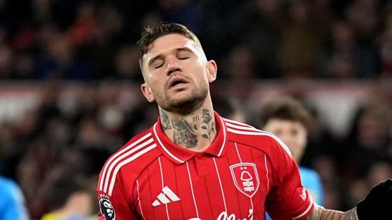 Fenerbah�e'nin rakibi Nottingham evinde 2 puan b�rakt�