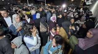 Filistin K�z�lay�: �srail'in k�s�tlamalar� alt�nda Refah S�n�r Kap�s�'ndan 47 ki�i M�s�r'a ge�ti