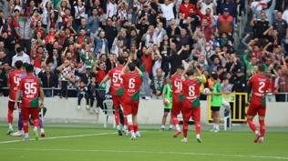 Kar��yaka, evinde bir ba�ka