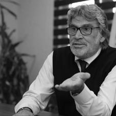 Spor d�nyas�n�n ac� g�n�! Eski milli futbolcu �mer Kaner vefat etti