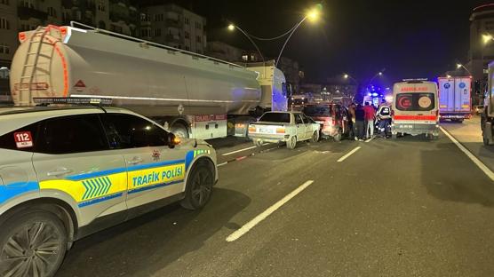 U�ak'ta 3 ara�l� feci kaza: �ok say�da yaral� var