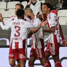 Antalyaspor, Samsunspor'u 3 golle ge�ti