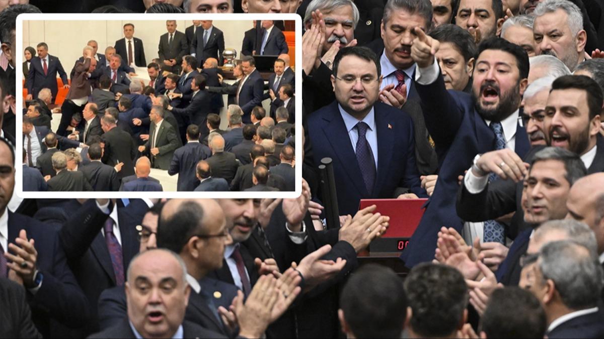 K�rs�de yumruk, arka kap�da 'b�rekli' ziyaret