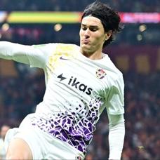 Ey�pspor, ilk yar�da 10 ki�i kald�