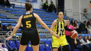 Fenerbah�e Opet'ten farkl� galibiyet