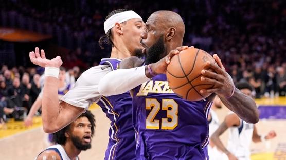 LeBron James �ov yapt�, Los Angeles Lakers kazand�