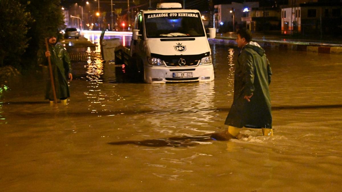 Osmaniye'de �iddetli sa�anak