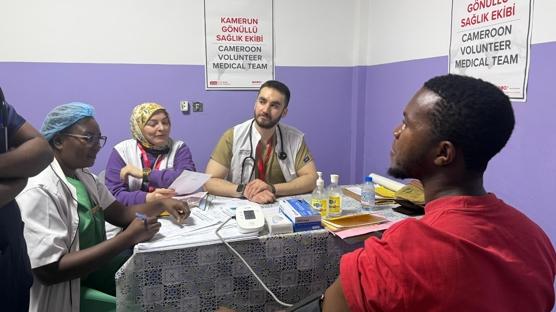 Yeryüzü Doktorları gönüllü sağlık ekibi Kamerun'a gitti