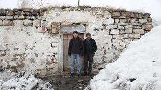 Devlet yard�m elini uzatt�: Yeni yuvalar�na kavu�tular