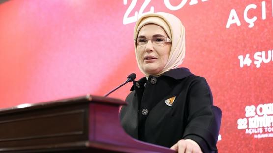 Emine Erdo�an: Medeniyet yolumuzda yeni bir kav�aktay�z