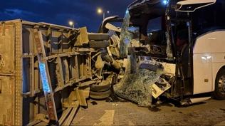 Kayseri'de kav�akta feci �arp��ma: 5 yaral�