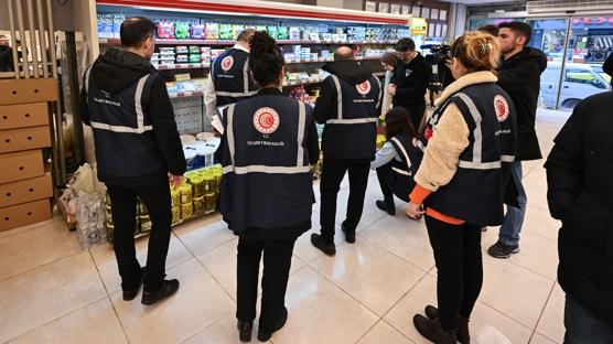 Bakanl�k sekt�r devleriyle el s�k��t�