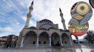 T�rkiye'nin Balkanlar'daki g�rkemli eseri ibadete g�n say�yor