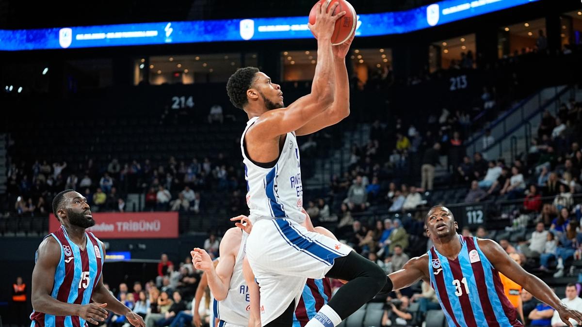 Anadolu Efes, Trabzonspor'un serisine son verdi